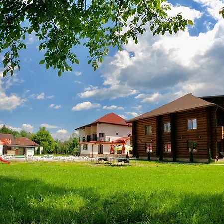 ホテル Casa Cartianu Târgu Jiu エクステリア 写真
