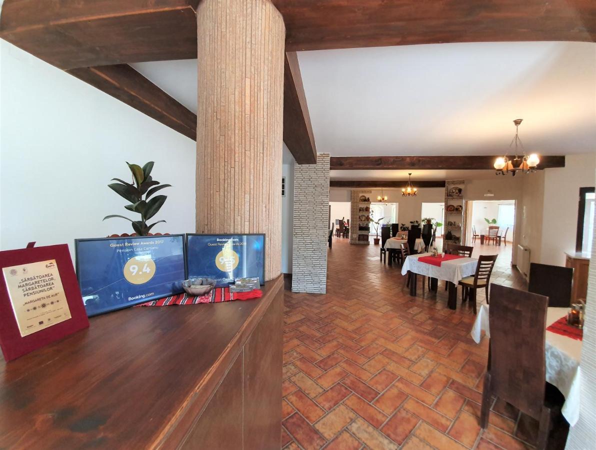 ホテル Casa Cartianu Târgu Jiu エクステリア 写真