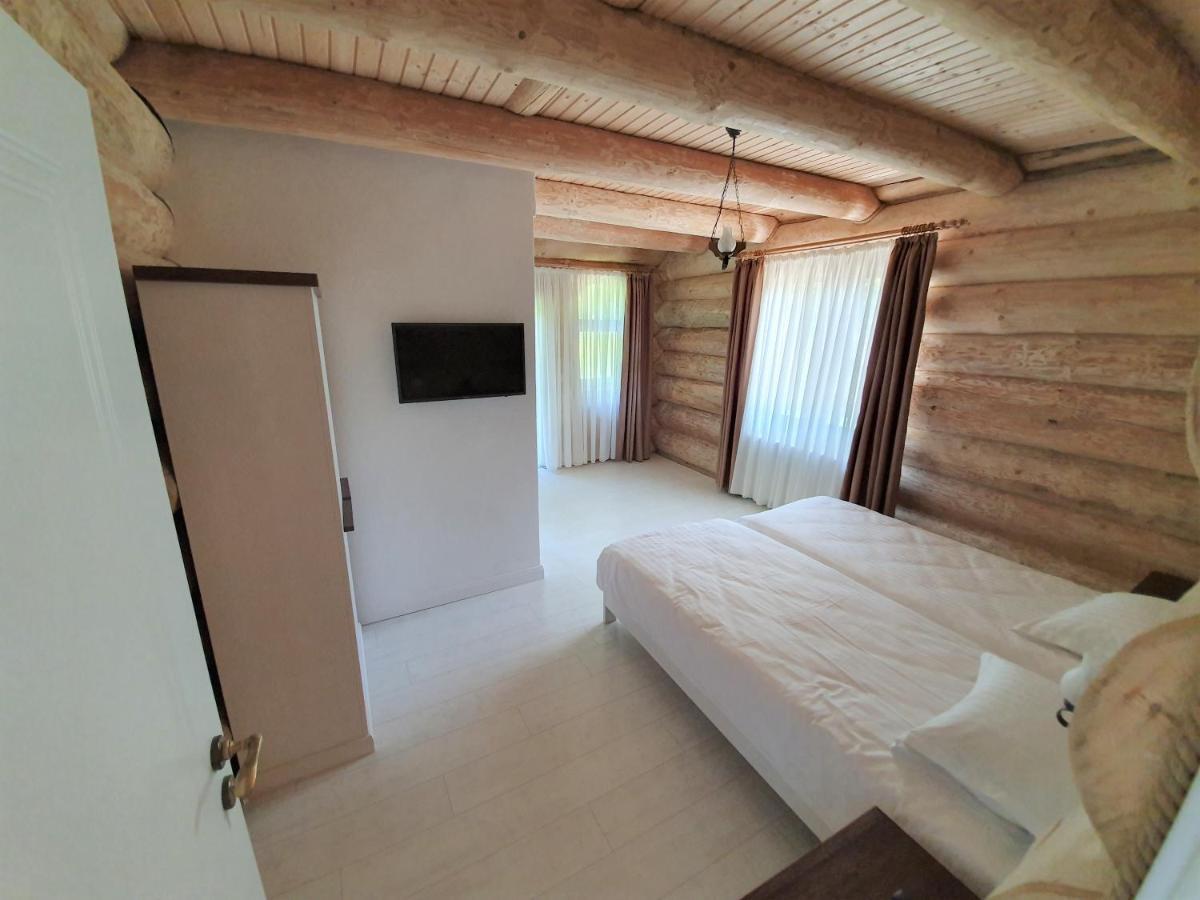 ホテル Casa Cartianu Târgu Jiu エクステリア 写真